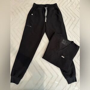 FIGS High Waisted Zamora Scrub Pants and Shirt Set